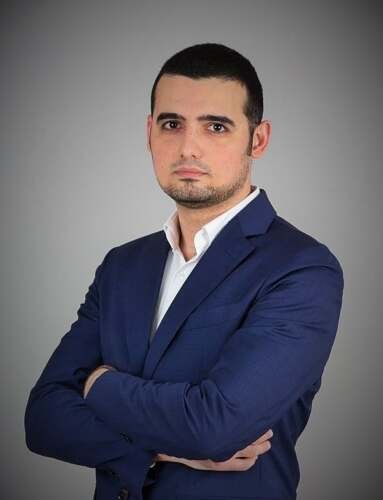 Адвокат Петър Топуров